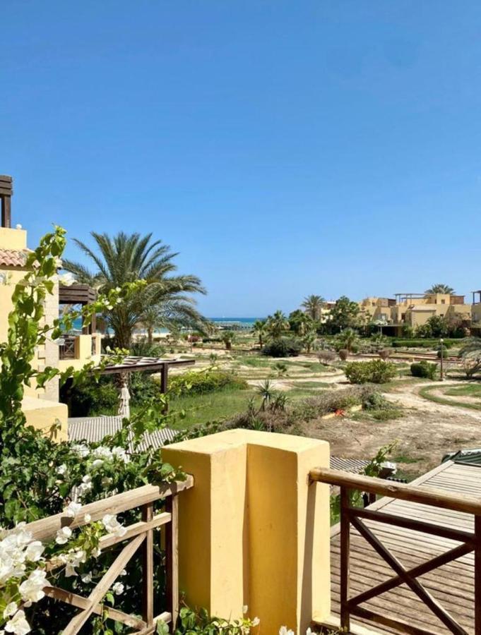 A Sea View Spacious Cheering 5 Bedroom Villa Ain Sokhna "Ain Bay" فيلا كاملة للإيجار قرية العين باي Ajn Suchna Zewnętrze zdjęcie