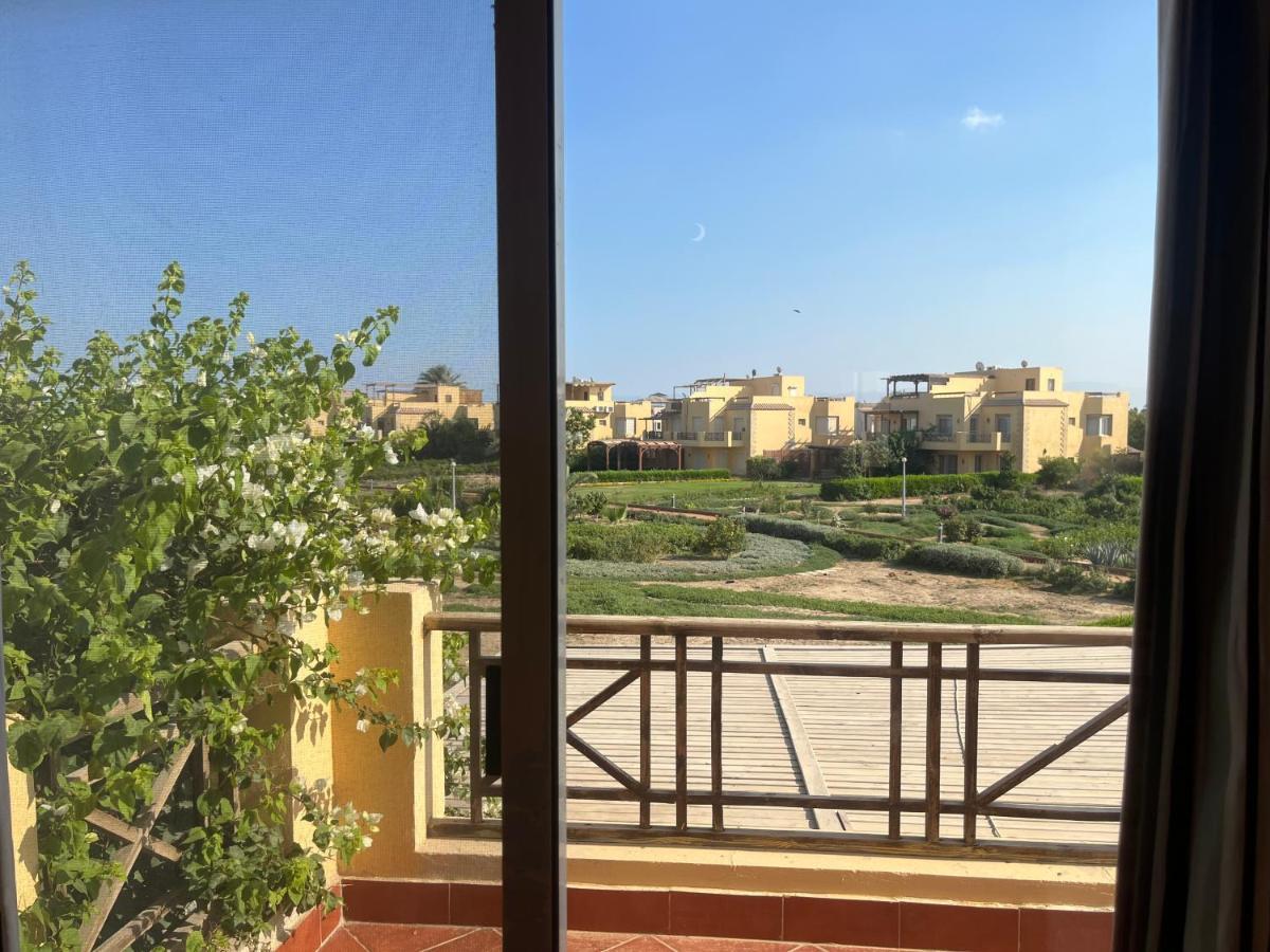 A Sea View Spacious Cheering 5 Bedroom Villa Ain Sokhna "Ain Bay" فيلا كاملة للإيجار قرية العين باي Ajn Suchna Zewnętrze zdjęcie