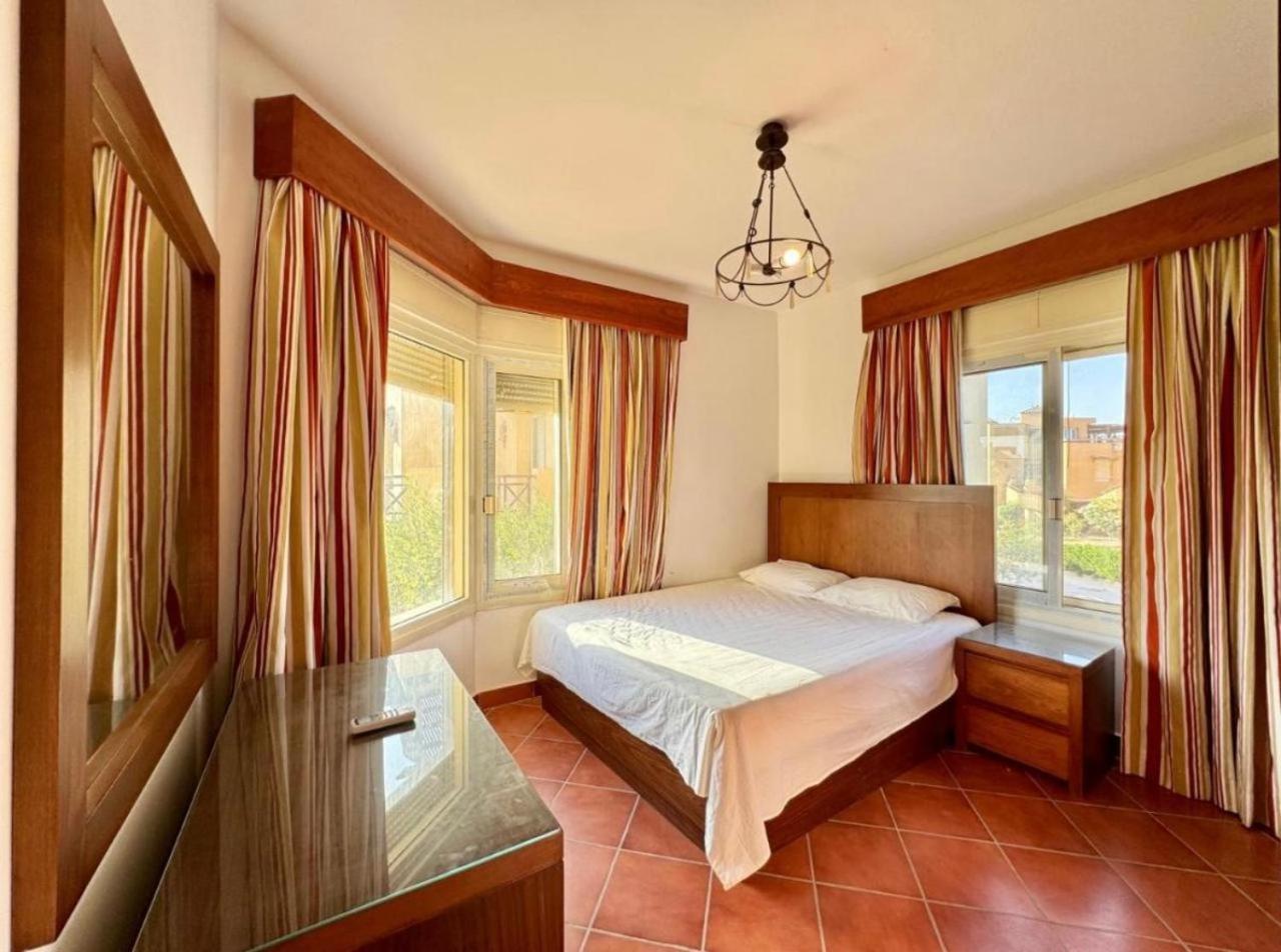 A Sea View Spacious Cheering 5 Bedroom Villa Ain Sokhna "Ain Bay" فيلا كاملة للإيجار قرية العين باي Ajn Suchna Zewnętrze zdjęcie