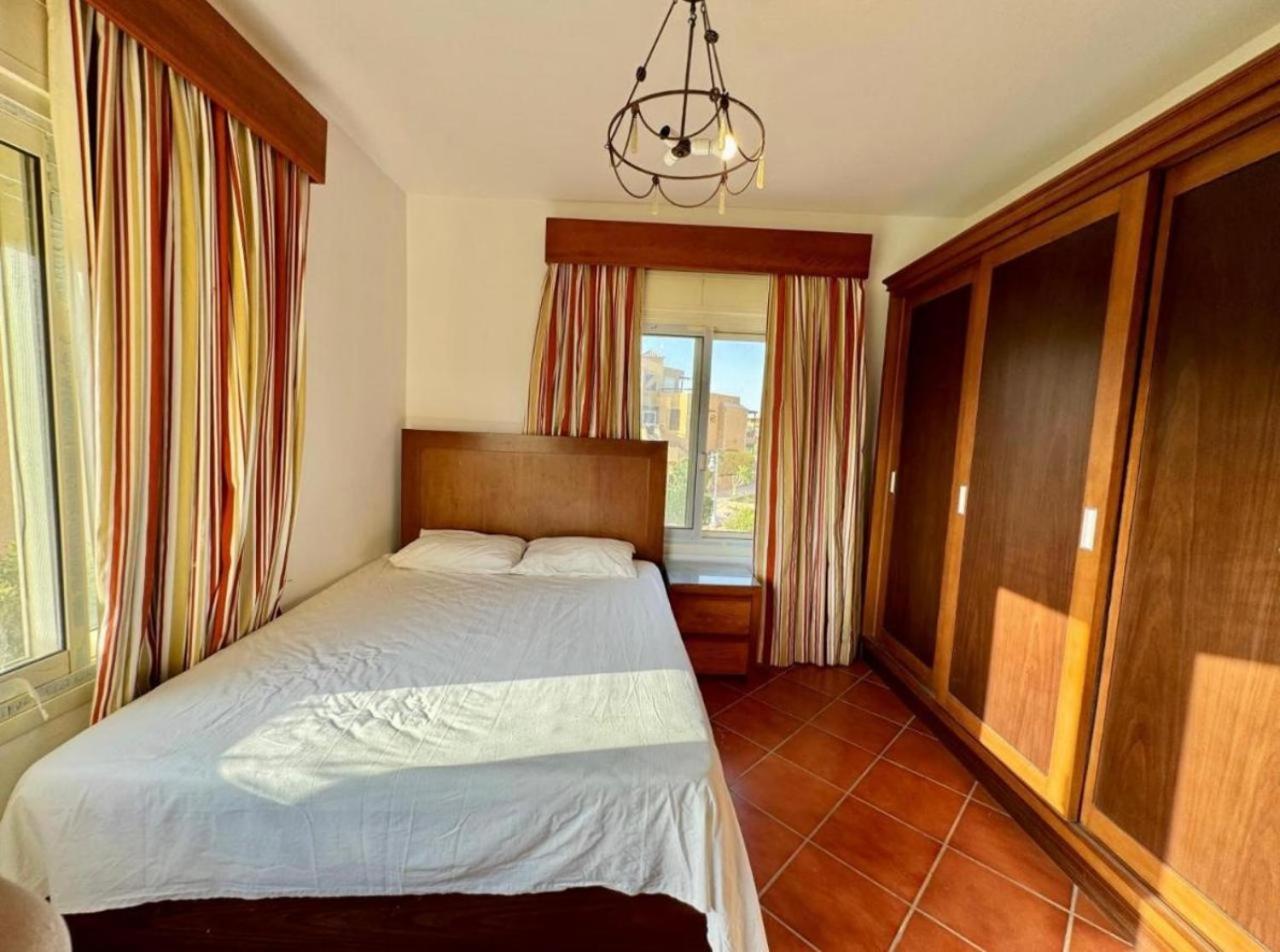 A Sea View Spacious Cheering 5 Bedroom Villa Ain Sokhna "Ain Bay" فيلا كاملة للإيجار قرية العين باي Ajn Suchna Zewnętrze zdjęcie