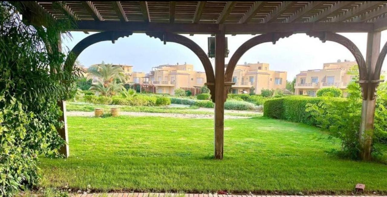 A Sea View Spacious Cheering 5 Bedroom Villa Ain Sokhna "Ain Bay" فيلا كاملة للإيجار قرية العين باي Ajn Suchna Zewnętrze zdjęcie
